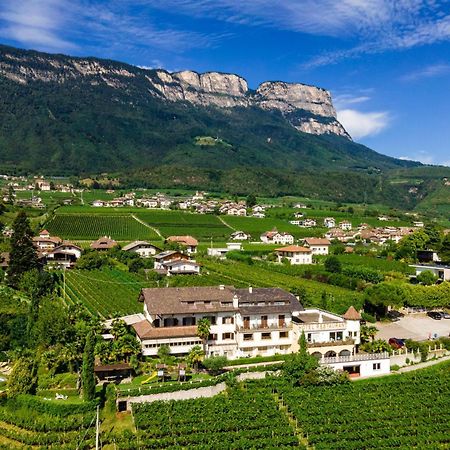 Hotel Weinberg Appiano Sulla Strada Del Vino Esterno foto
