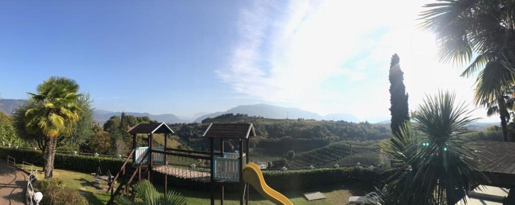 Hotel Weinberg Appiano Sulla Strada Del Vino Esterno foto