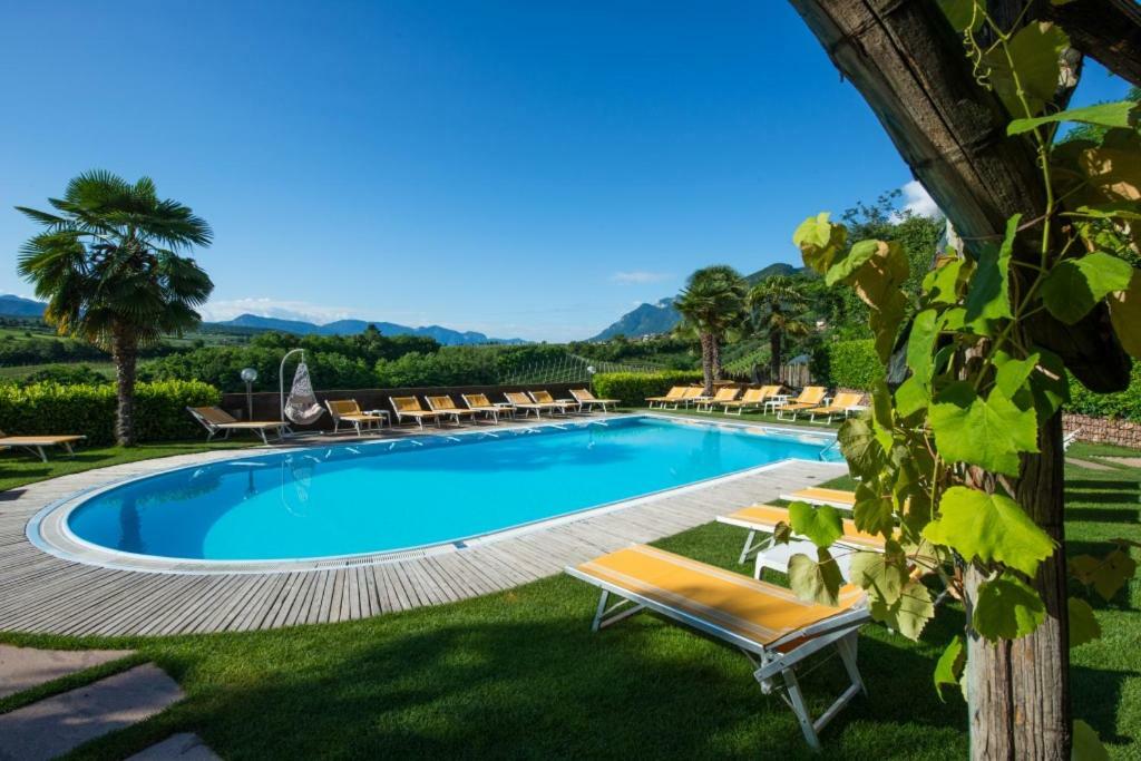 Hotel Weinberg Appiano Sulla Strada Del Vino Esterno foto